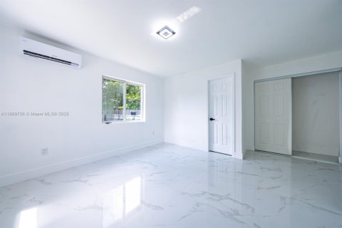 Villa ou maison à vendre à North Miami, Floride: 4 chambres, 124.49 m2 № 1923378 - photo 16