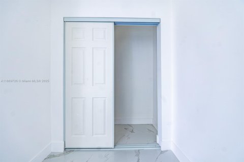 Villa ou maison à vendre à North Miami, Floride: 4 chambres, 124.49 m2 № 1923378 - photo 17