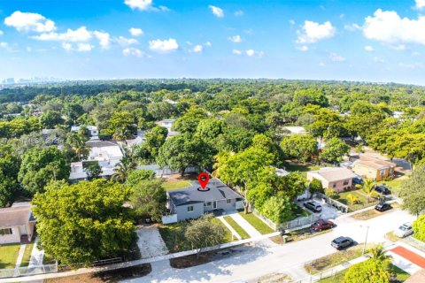 Villa ou maison à vendre à North Miami, Floride: 4 chambres, 124.49 m2 № 1923378 - photo 4