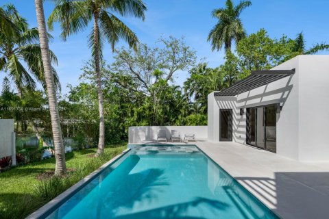 House in Biscayne Park, Florida 6 bedrooms № 1875493 - photo 14