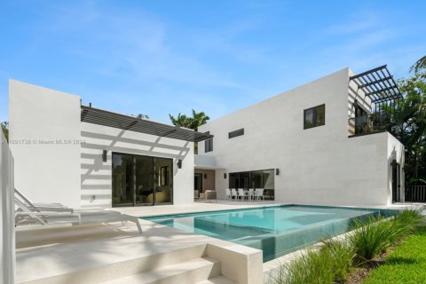 House in Biscayne Park, Florida 6 bedrooms № 1875493 - photo 17