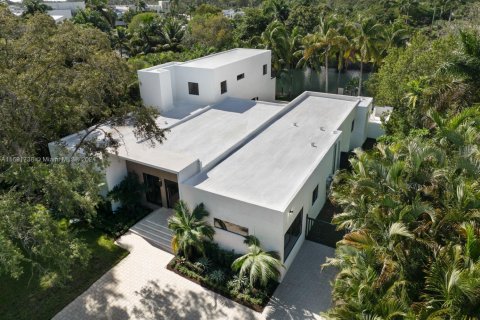 House in Biscayne Park, Florida 6 bedrooms № 1875493 - photo 4