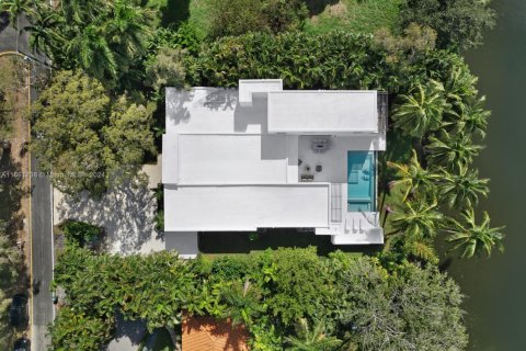 House in Biscayne Park, Florida 6 bedrooms № 1875493 - photo 7