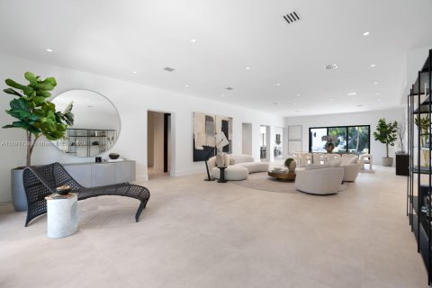 House in Biscayne Park, Florida 6 bedrooms № 1875493 - photo 20