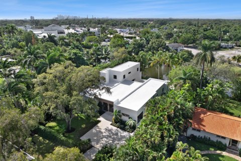 House in Biscayne Park, Florida 6 bedrooms № 1875493 - photo 5