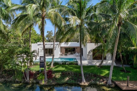 House in Biscayne Park, Florida 6 bedrooms № 1875493 - photo 8
