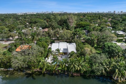 House in Biscayne Park, Florida 6 bedrooms № 1875493 - photo 11
