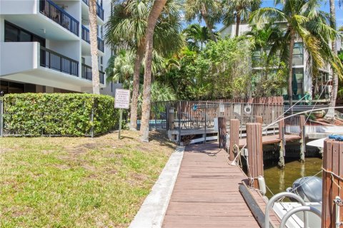 Condo in Fort Lauderdale, Florida, 2 bedrooms  № 1864189 - photo 23