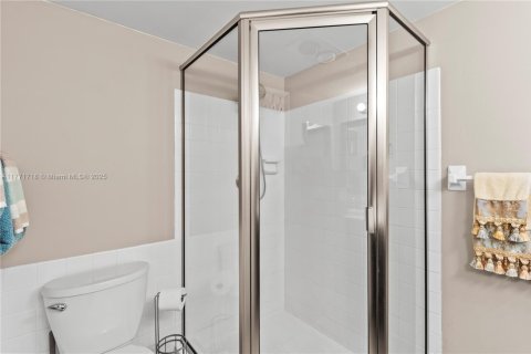 Condo in Fort Lauderdale, Florida, 2 bedrooms  № 1864189 - photo 15