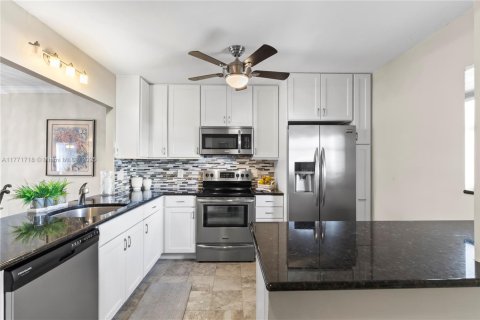 Condo in Fort Lauderdale, Florida, 2 bedrooms  № 1864189 - photo 6