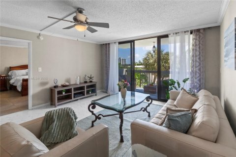 Condo in Fort Lauderdale, Florida, 2 bedrooms  № 1864189 - photo 3