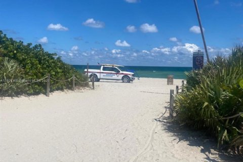 Condominio en venta en Miami Beach, Florida, 37.72 m2 № 1951498 - foto 15