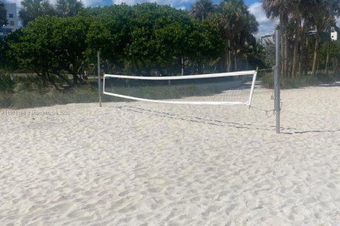 Condominio en venta en Miami Beach, Florida, 37.72 m2 № 1951498 - foto 10