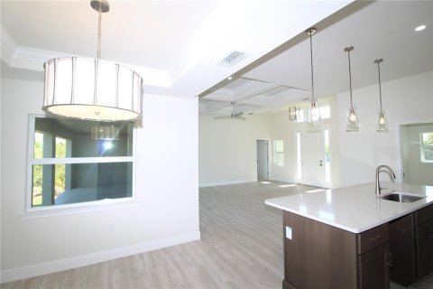 Casa en venta en Port Charlotte, Florida, 3 dormitorios, 150.69 m2 № 1613009 - foto 4
