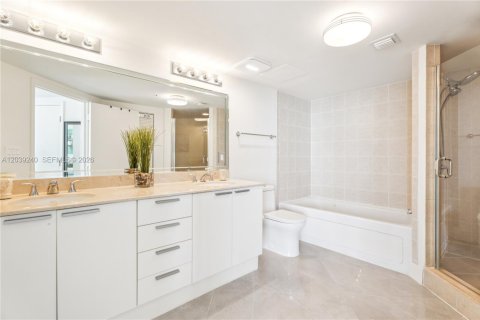 Condo in Sunny Isles Beach, Florida, 1 bedroom № 2087027 - photo 9