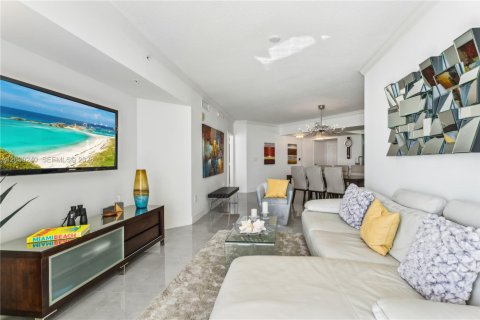Condo in Sunny Isles Beach, Florida, 1 bedroom № 2087027 - photo 6