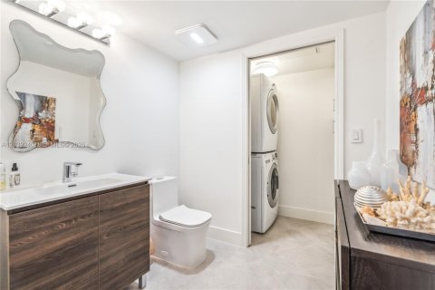 Condo in Sunny Isles Beach, Florida, 1 bedroom № 2087027 - photo 11
