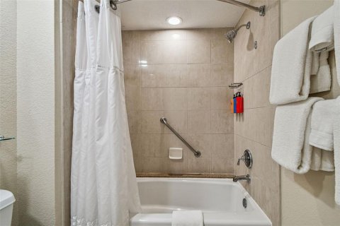 Condo in Palm Harbor, Florida, 1 bedroom  № 2121390 - photo 22