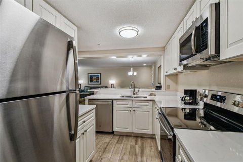 Condo in Palm Harbor, Florida, 1 bedroom  № 2121390 - photo 19