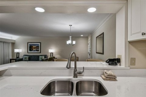 Condo in Palm Harbor, Florida, 1 bedroom  № 2121390 - photo 16