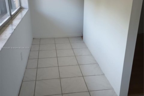 Copropriété à vendre à Sunrise, Floride: 1 chambre, 54.81 m2 № 1707882 - photo 2