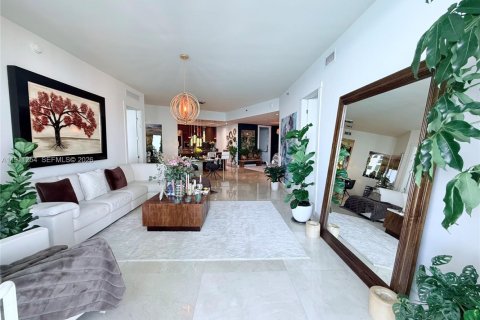 Condo in Sunny Isles Beach, Florida, 2 bedrooms № 1967235 - photo 14