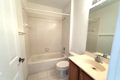 Townhouse in West Palm Beach, Florida 2 bedrooms, 134.52 sq.m. № 2400020 - photo 17