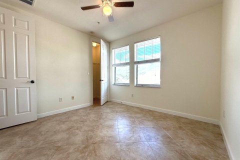 Townhouse in West Palm Beach, Florida 2 bedrooms, 134.52 sq.m. № 2400020 - photo 16