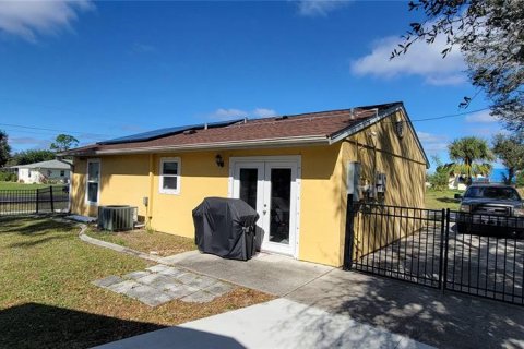 Casa en venta en Port Charlotte, Florida, 2 dormitorios, 91.79 m2 № 1218080 - foto 4