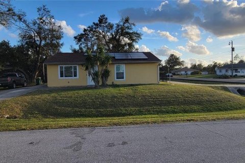 Casa en venta en Port Charlotte, Florida, 2 dormitorios, 91.79 m2 № 1218080 - foto 1