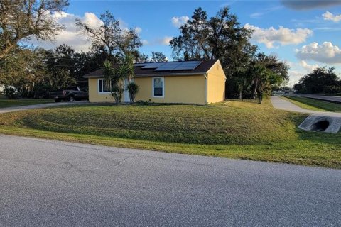 Casa en venta en Port Charlotte, Florida, 2 dormitorios, 91.79 m2 № 1218080 - foto 2