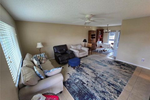 Casa en venta en Port Charlotte, Florida, 2 dormitorios, 91.79 m2 № 1218080 - foto 19
