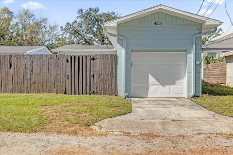 House in Saint Petersburg, Florida 2 bedrooms, 97.55 sq.m. № 2132695 - photo 19