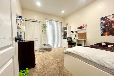 Condo in Royal Palm Beach, Florida, 3 bedrooms  № 1888932 - photo 18