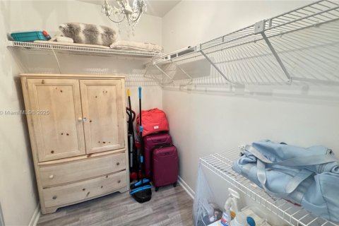 Villa ou maison à vendre à Miramar, Floride: 3 chambres, 115.94 m2 № 1838728 - photo 15