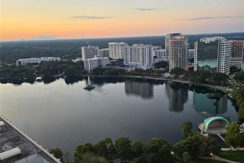Condo in Orlando, Florida, 2 bedrooms  № 2378062 - photo 5