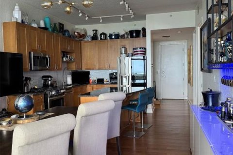 Condo in Orlando, Florida, 2 bedrooms  № 2378062 - photo 15