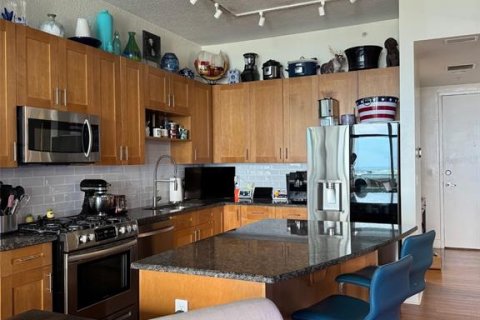 Condo in Orlando, Florida, 2 bedrooms  № 2378062 - photo 24