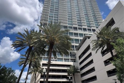 Condo in Orlando, Florida, 2 bedrooms  № 2378062 - photo 2