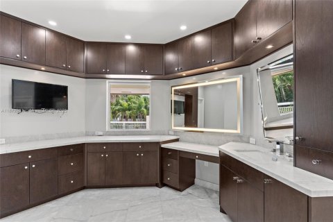 Casa en alquiler en Pinecrest, Florida, 7 dormitorios, 663.88 m2 № 1925798 - foto 29