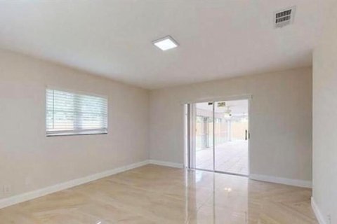 Villa ou maison à louer à Boca Raton, Floride: 3 chambres, 146.41 m2 № 2439167 - photo 23