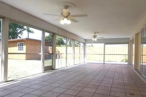 Villa ou maison à louer à Boca Raton, Floride: 3 chambres, 146.41 m2 № 2439167 - photo 17
