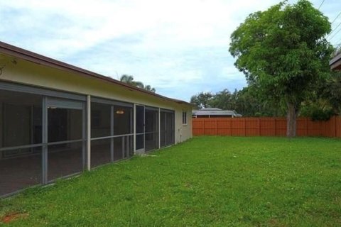 Villa ou maison à louer à Boca Raton, Floride: 3 chambres, 146.41 m2 № 2439167 - photo 13