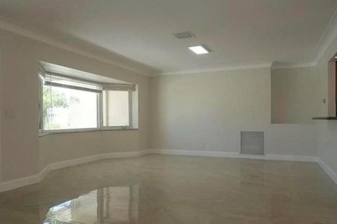 Villa ou maison à louer à Boca Raton, Floride: 3 chambres, 146.41 m2 № 2439167 - photo 3