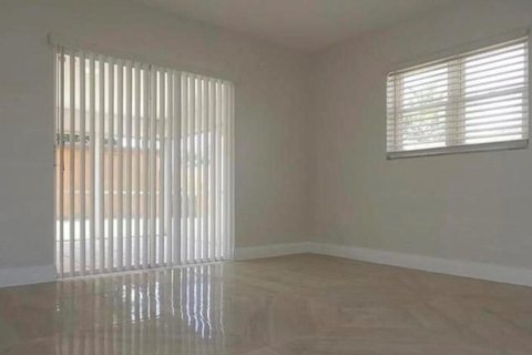 Villa ou maison à louer à Boca Raton, Floride: 3 chambres, 146.41 m2 № 2439167 - photo 12