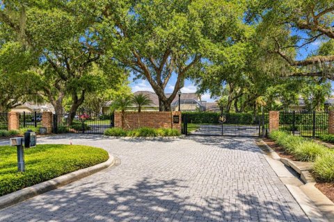 House in Palm Harbor, Florida 4 bedrooms, 354.98 sq.m. № 2398285 - photo 3