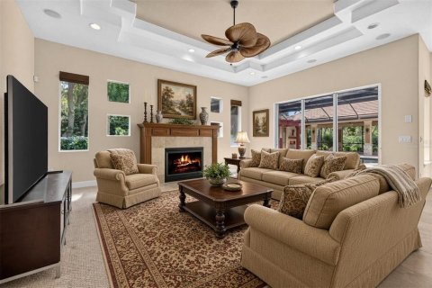 House in Palm Harbor, Florida 4 bedrooms, 354.98 sq.m. № 2398285 - photo 13