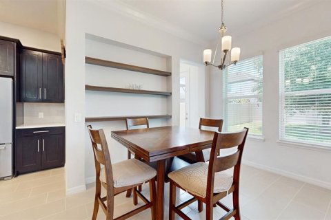 House in Orlando, Florida 4 bedrooms, 393.91 sq.m. № 1800079 - photo 11