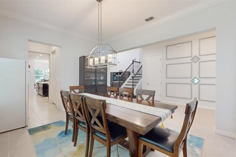 House in Orlando, Florida 4 bedrooms, 393.91 sq.m. № 1800079 - photo 7