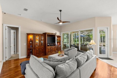 House in Palm Coast, Florida 3 bedrooms, 192.77 sq.m. № 1856737 - photo 11